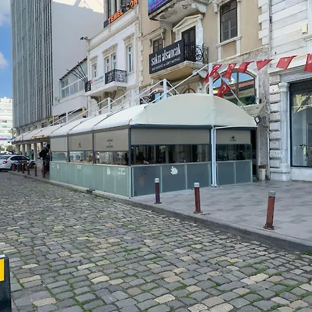 Deluxe At The Seaside In Pasaport Alsancak 公寓 *