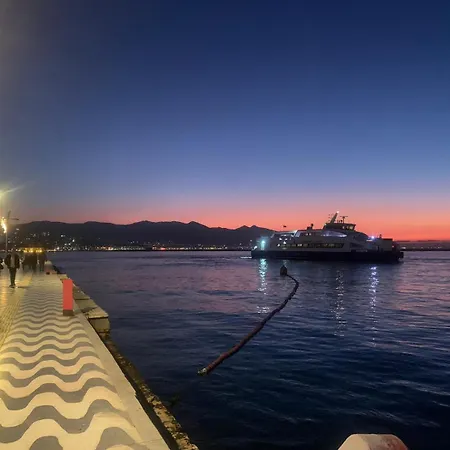 Deluxe At The Seaside In Pasaport Alsancak