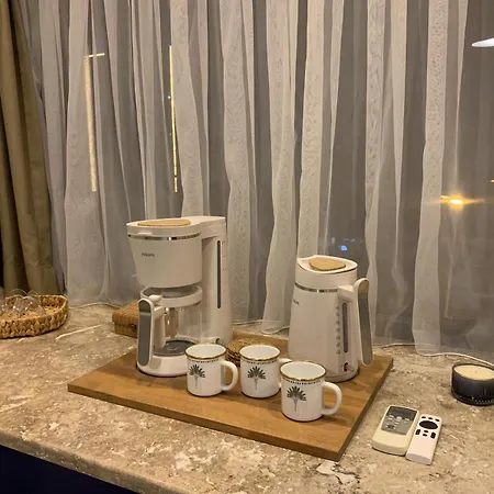 Deluxe At The Seaside In Pasaport Alsancak Apartment