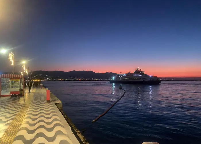 Deluxe At The Seaside In Pasaport Alsancak