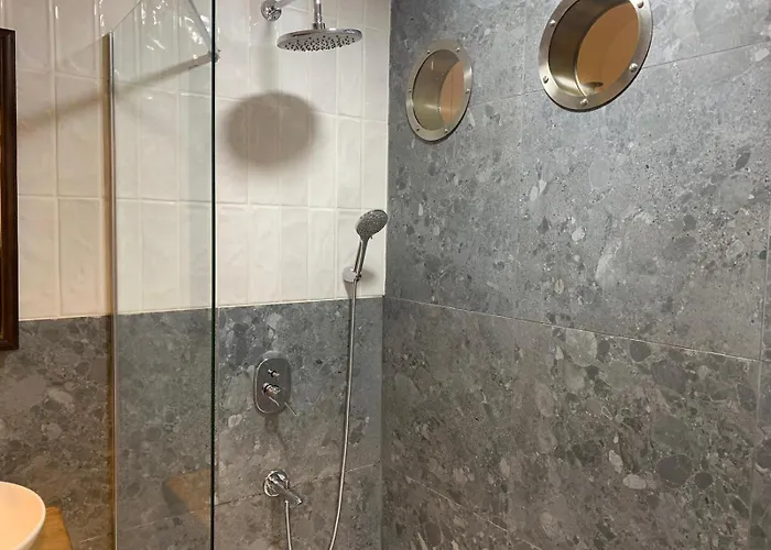 Deluxe At The Seaside In Pasaport Alsancak