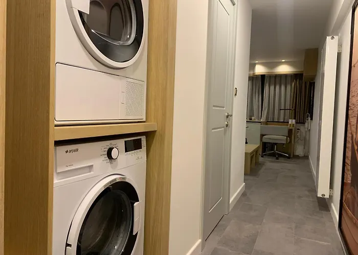 Deluxe At The Seaside In Pasaport Alsancak Apartament *