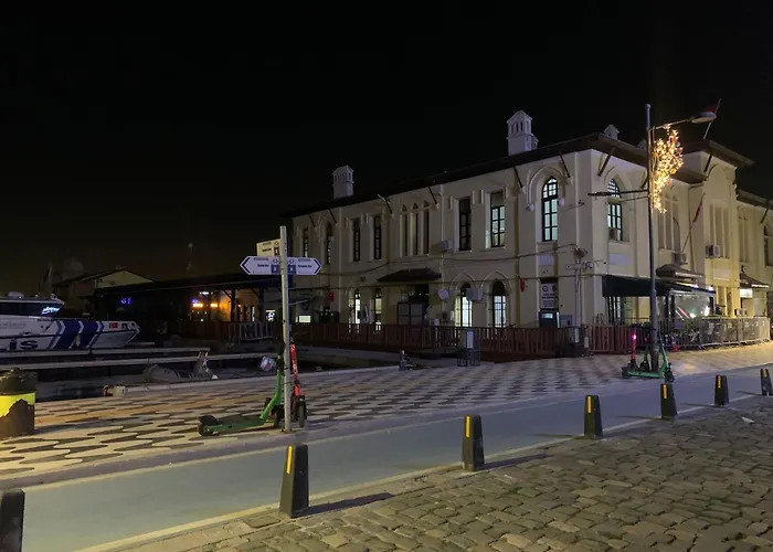 Deluxe At The Seaside In Pasaport Alsancak *